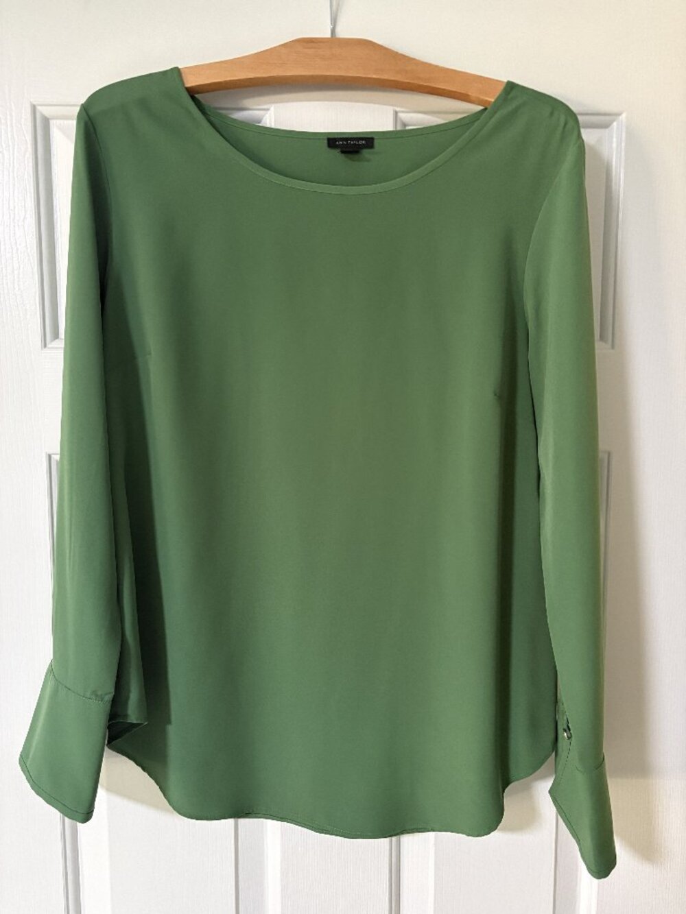 Ann Taylor Kelly green blouse, size M